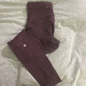 Lululemon leggings merlot sz 2 fleece lined zipper pocket and reflective detail